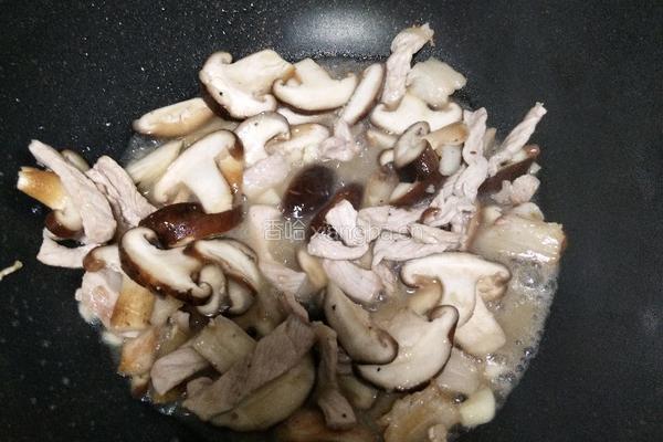 香菇炒肉片的做法图解8