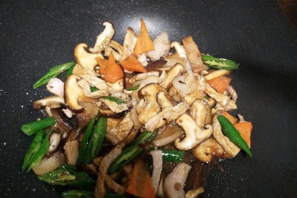香菇炒肉片的做法图解11