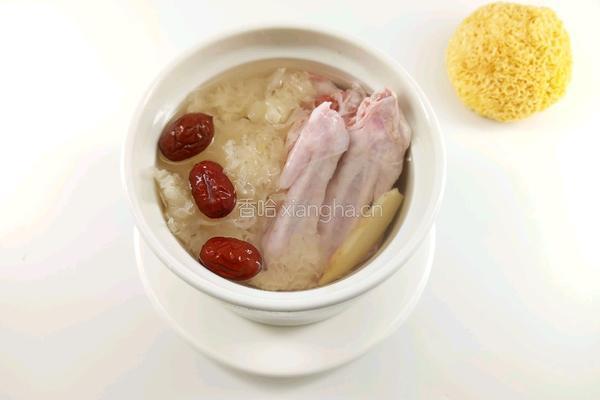 银耳雪梨煲鸭去除脸部黄褐斑的做法图解4
