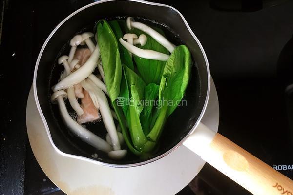 鲜虾时蔬米线的做法图解4