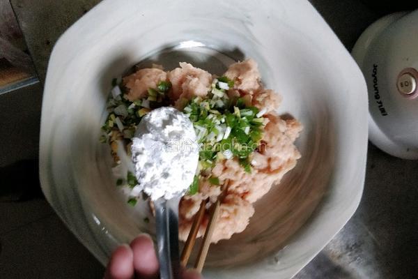 菌汤鸡丸面的做法图解3