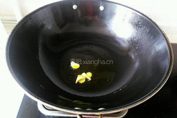 辣椒炒袖珍菇的做法图解4
