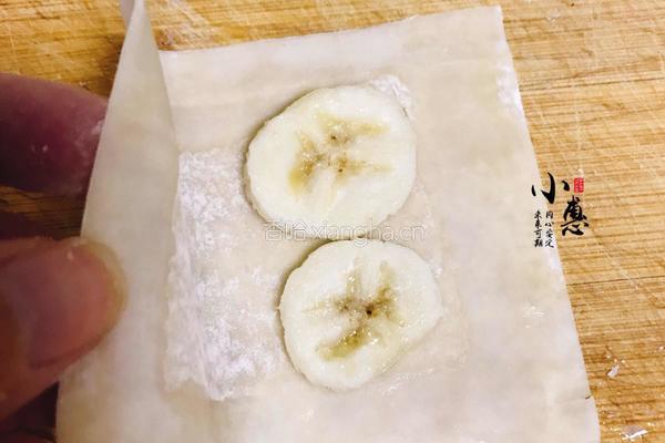 饺皮香蕉派的做法图解3