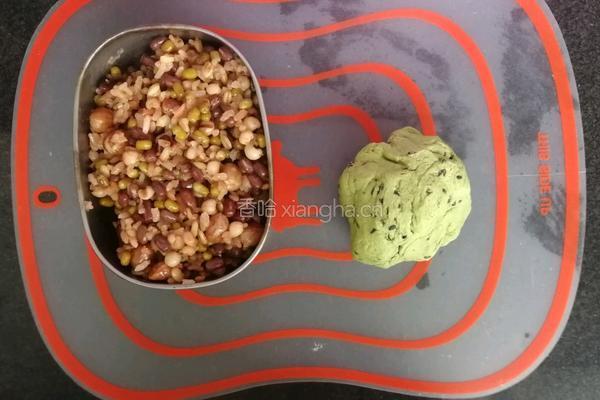 抹茶杂粮包的做法图解2