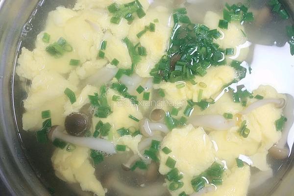蟹肉菇蛋汤的做法图解4