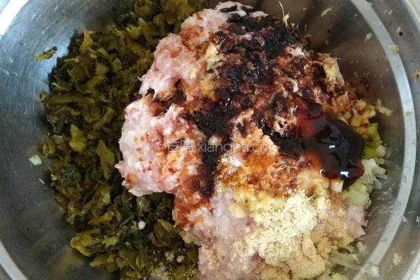 玉米面菜团子（酸菜猪肉馅）的做法图解8