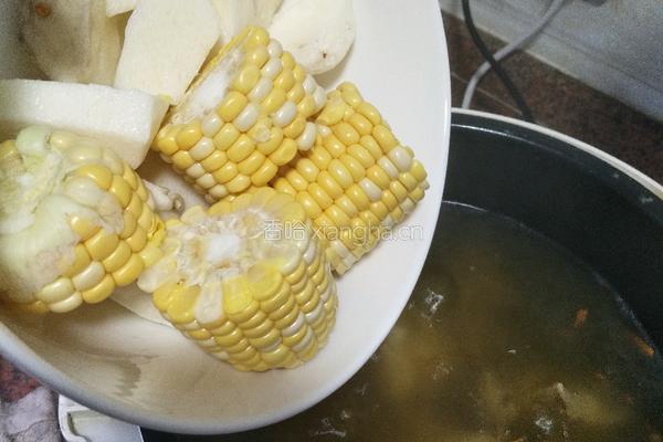 虫草花玉米山药骨头汤的做法图解9