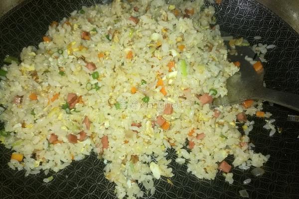 什锦炒饭的做法图解5