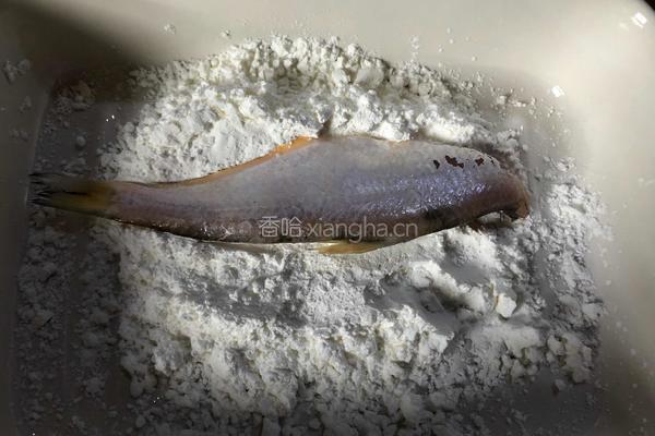 干煎白鳞鱼的做法图解2