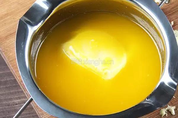 椰蓉蛋黄月饼的做法图解4