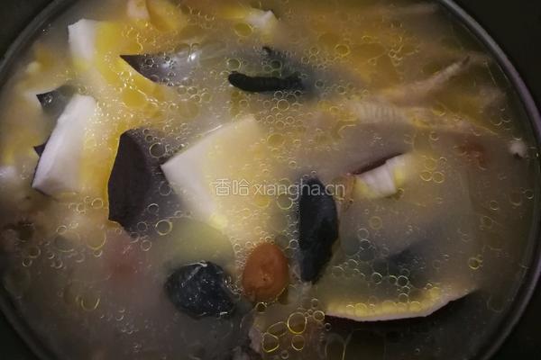 椰子乌鸡薏米汤的做法图解4