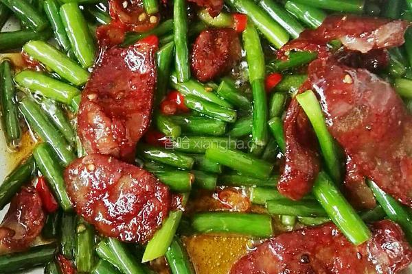 蒜苔炒麻辣香肠的做法图解7