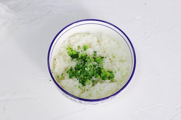 西兰花芝麻饭团的做法图解10