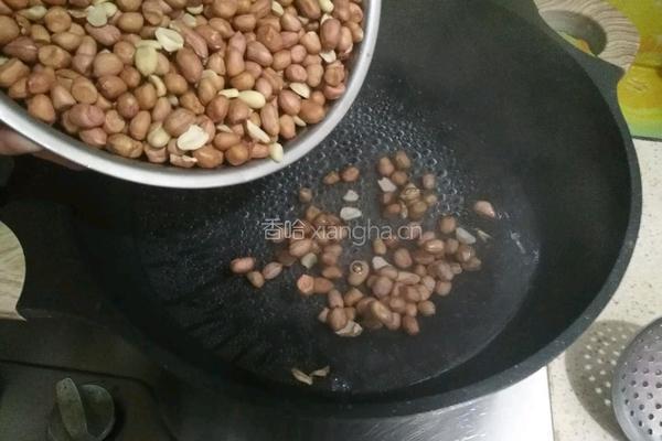 盐爆花生米的做法图解4