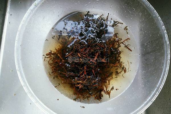 梅干菜烧鸡腿的做法图解2