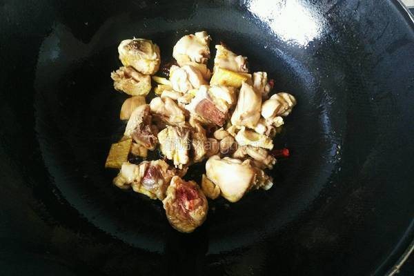 梅干菜烧鸡腿的做法图解7
