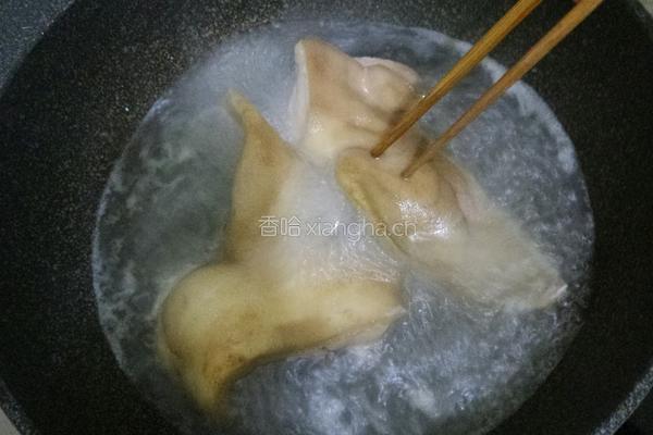 卤猪耳朵的做法图解3