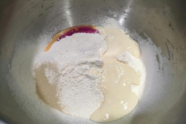豆沙麻薯火龙果面包的做法图解3