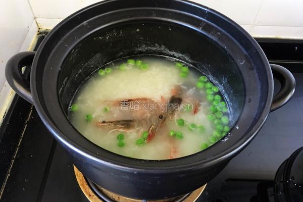 鲜虾豌豆砂锅粥的做法图解8