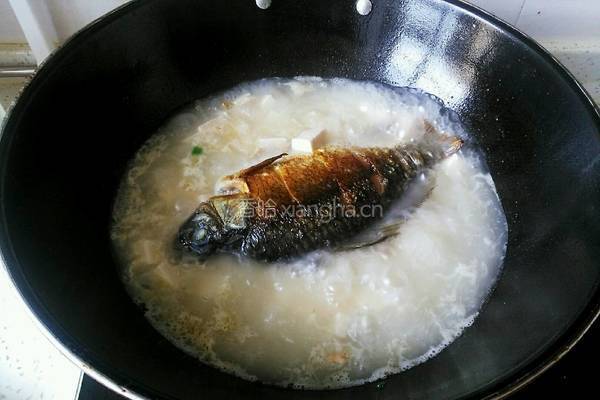 鲫鱼豆腐汤的做法图解6