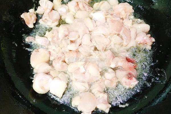 尖椒鸡腿肉的做法图解3