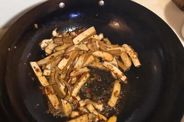 芹菜炒豆干的做法图解4