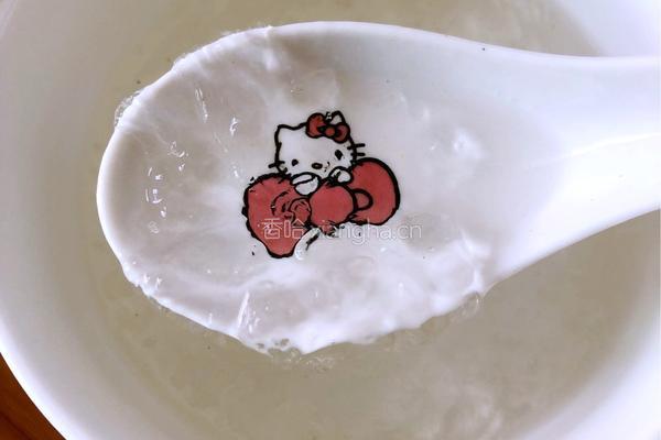 桃胶椰皇冻的做法图解3