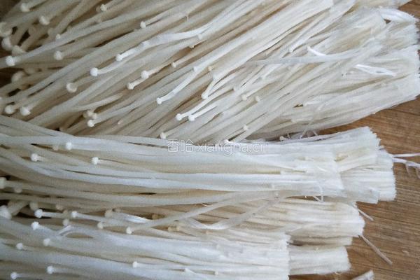 干豆腐卷金针菇的做法图解2