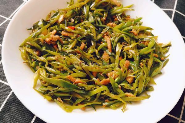 扁豆炒肉丝的做法图解5