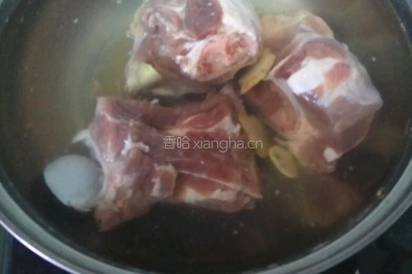 玉米大骨头汤的做法图解2