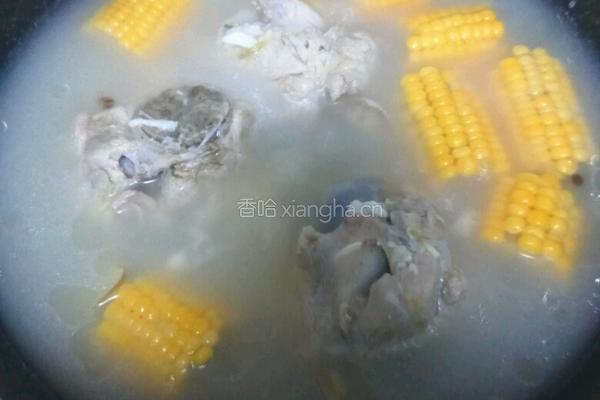 玉米大骨头汤的做法图解6