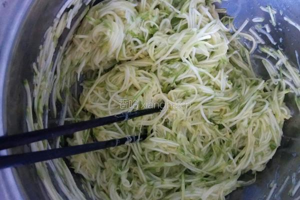 西葫菜饼的做法图解3