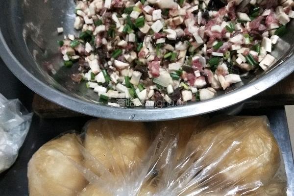 芋香豆腐酿的做法图解2