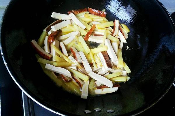 土豆炒素鸡的做法图解6
