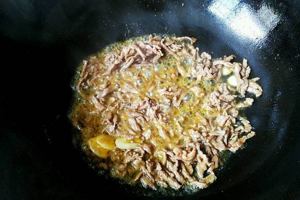 芹菜炒牛肉的做法图解5