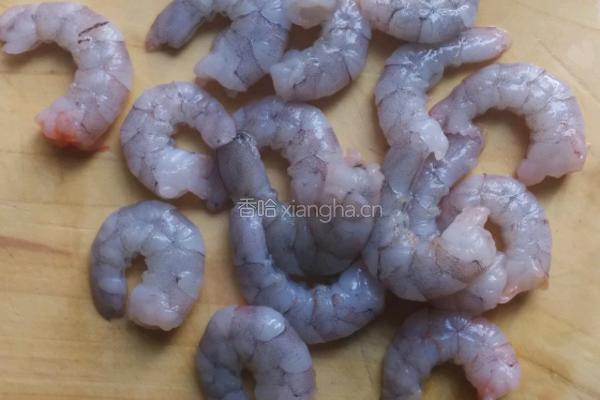 麒麟金鱼送福寿的做法图解2