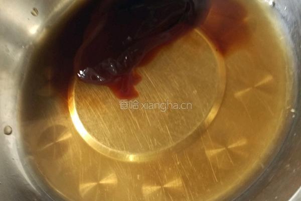 圆葱木耳的做法图解3