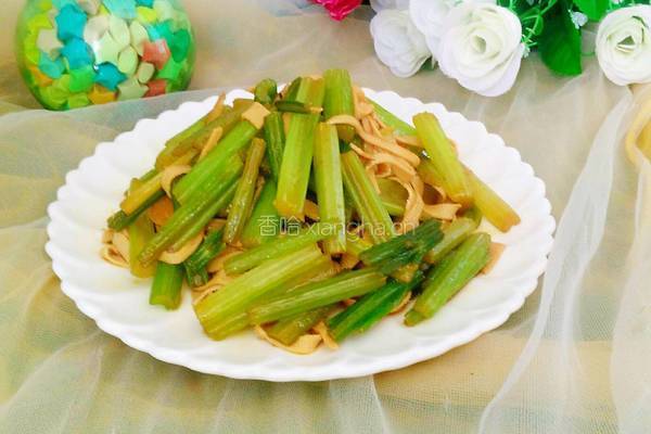 芹菜炒豆皮的做法图解8