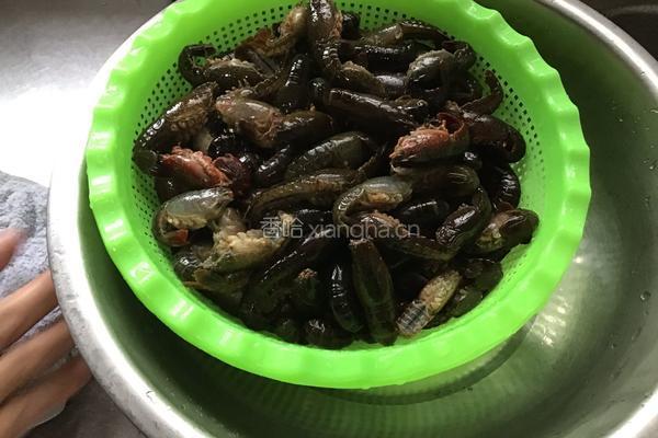 蒜蓉小龙虾的做法图解2