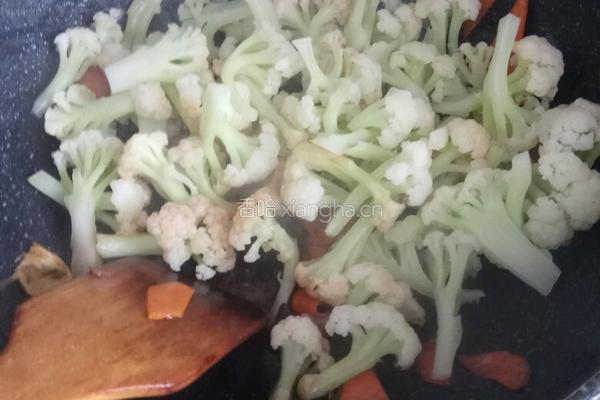 素炒菜花的做法图解3