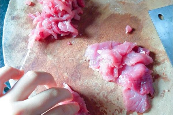 土豆炒肉丝的做法图解3