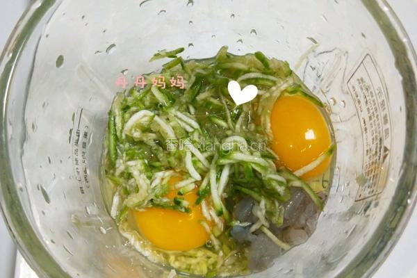 宝宝辅食丝瓜虾仁蛋饼的做法图解4