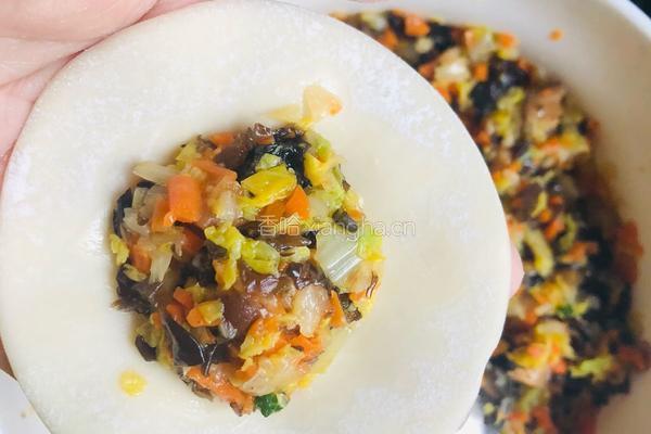 白菜木耳饺子的做法图解3
