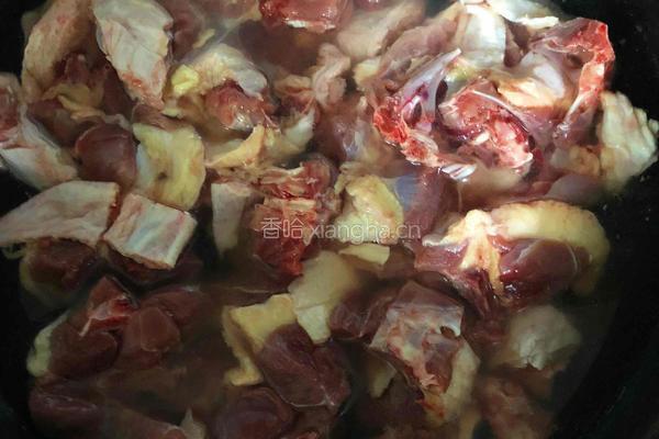 香焖鸭肉煲的做法图解3