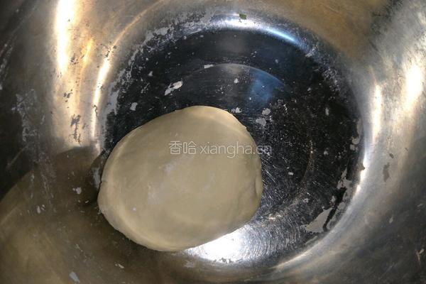 鸡蛋蝴蝶面片儿汤的做法图解1