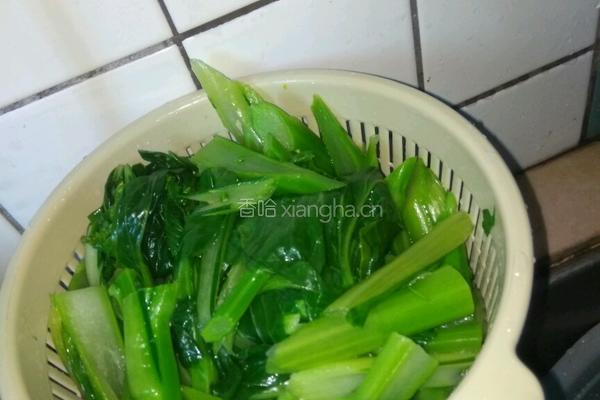 蒜蓉菜心的做法图解3