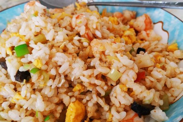 海参虾仁蛋炒饭的做法图解7
