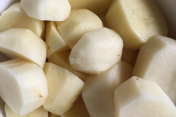 土豆红烧肉的做法图解2