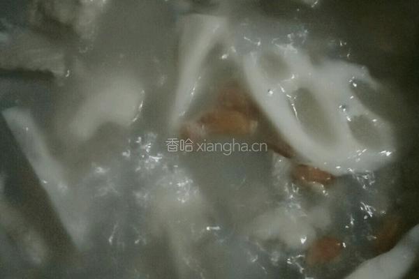莲藕排骨汤的做法图解4