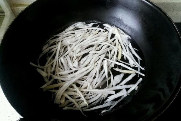 手撕杏鲍菇的做法图解4